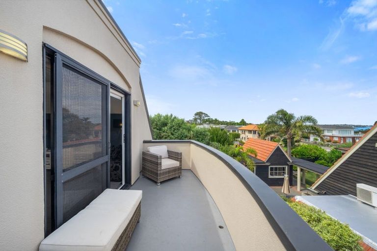 Photo of property in 2/47 Clovelly Road, Bucklands Beach, Auckland, 2012