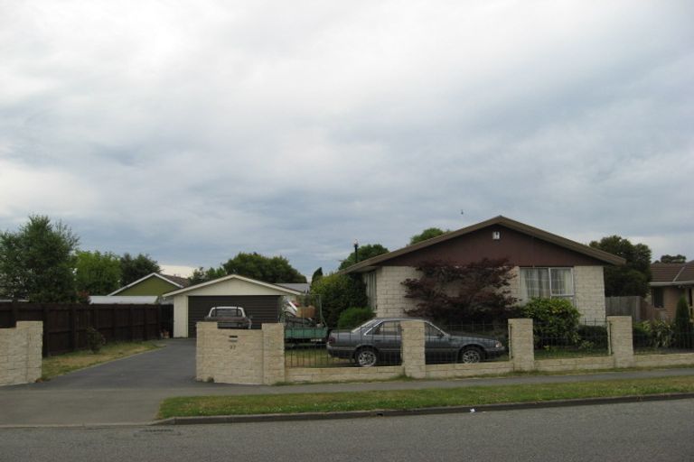 Photo of property in 37 Kuaka Crescent, Bromley, Christchurch, 8062