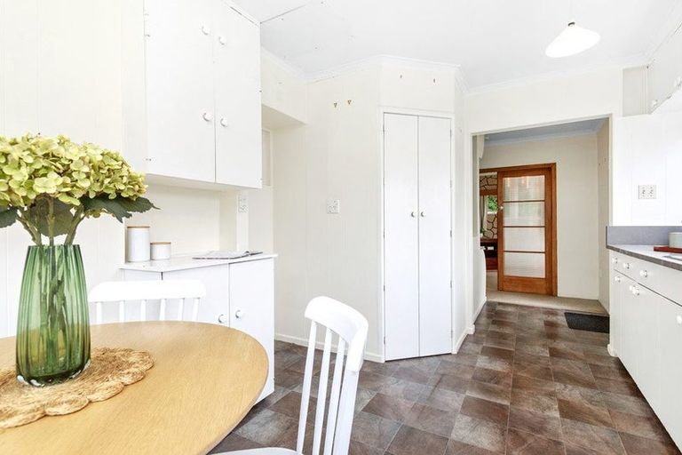 Photo of property in 13 Bell Street, Tawa, Wellington, 5028