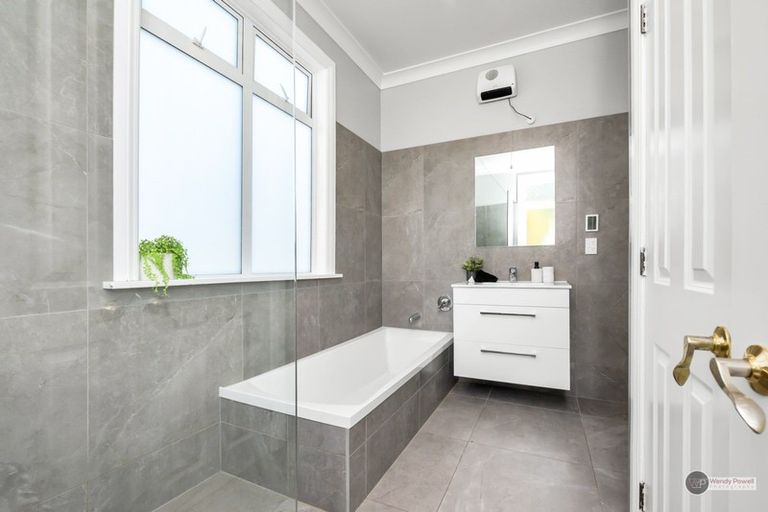 Photo of property in 156 Kings Crescent, Hutt Central, Lower Hutt, 5010