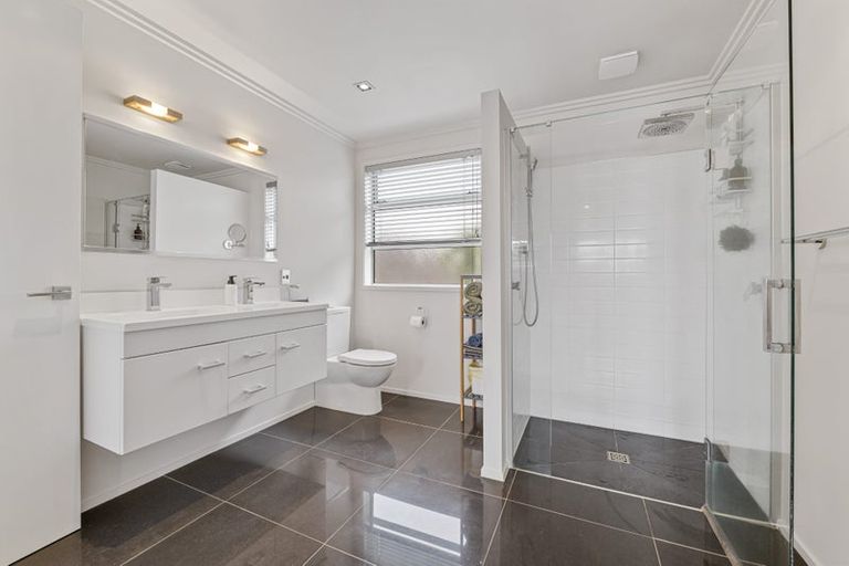 Photo of property in 9b Chilman Street, Strandon, New Plymouth, 4312