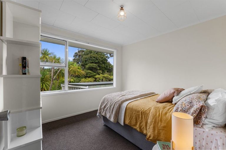 Photo of property in 18 Steam Hauler Track, Waitakere, Henderson, 0782