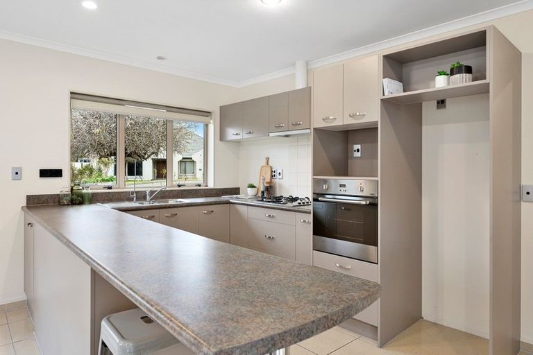 Photo of property in 5 Fairway Oaks Drive, Waikanae Beach, Waikanae, 5036