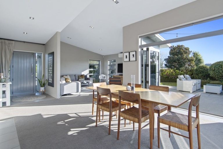 Photo of property in 132 Rowesdale Drive, Ohauiti, Tauranga, 3112