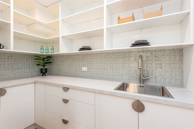 Photo of property in 2/179 Weston Road, St Albans, Christchurch, 8052