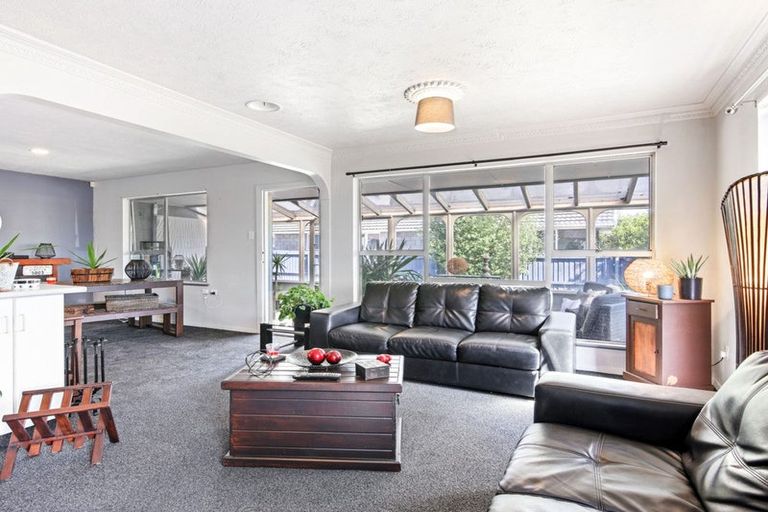 Photo of property in 25 Heathglen Avenue, Parklands, Christchurch, 8083