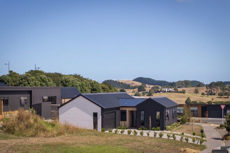 Photo of property in 2 Tunarau Street, Raglan, 3225