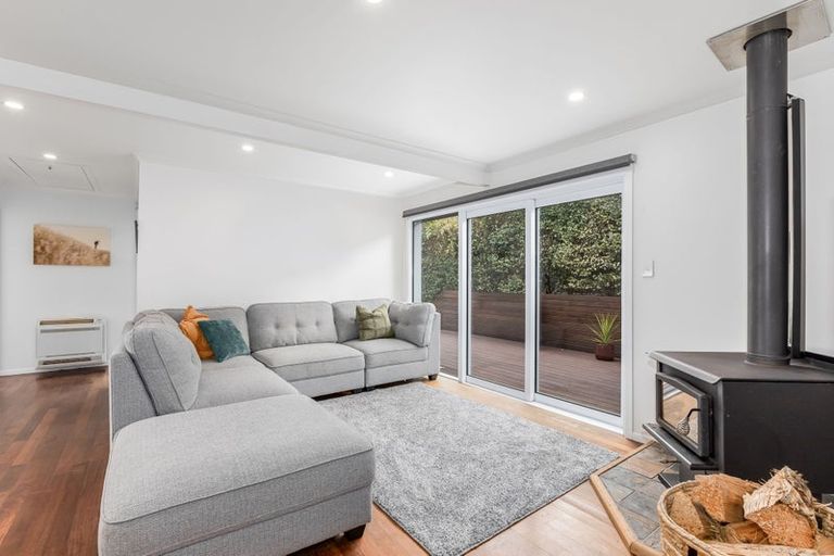 Photo of property in 118 Kahu Road, Paremata, Porirua, 5024