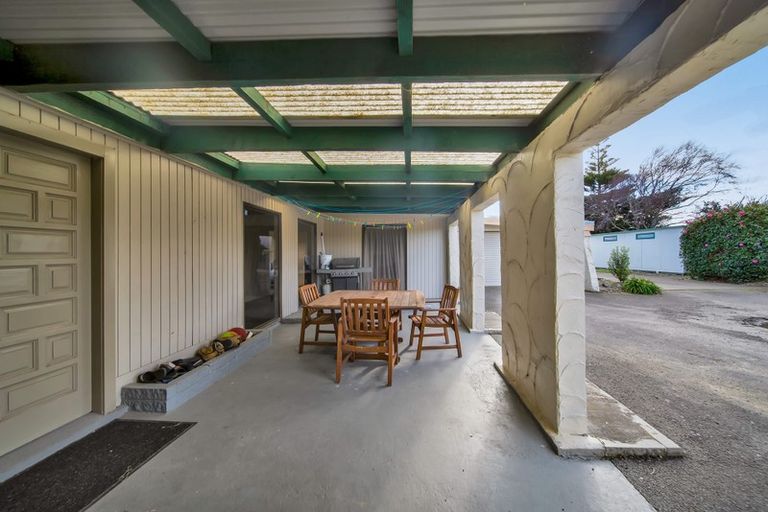 Photo of property in 301 Waihi Road, Hawera, 4673