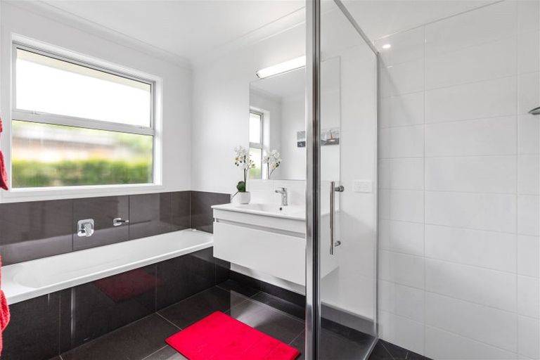 Photo of property in 93 Sandhurst Drive, Papamoa Beach, Papamoa, 3118