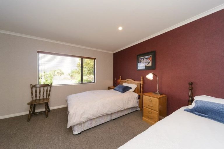 Photo of property in 17 Liberty Grove, Kelvin Grove, Palmerston North, 4414