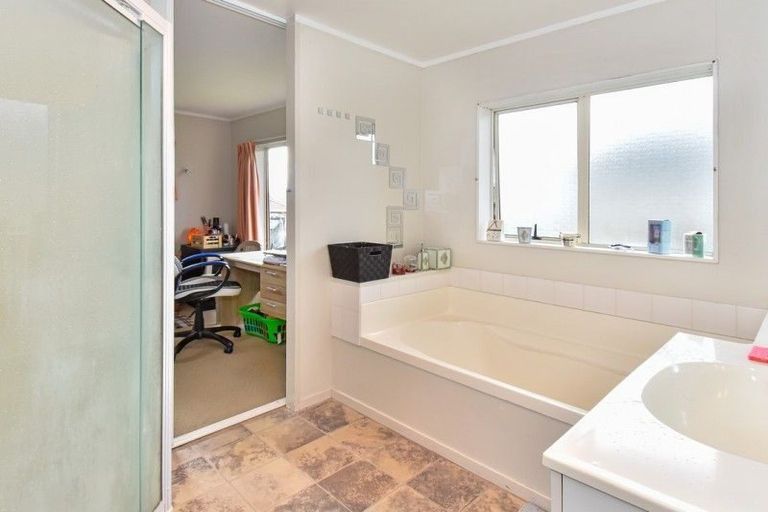 Photo of property in 18 Elderberry Road, Burswood, Auckland, 2013