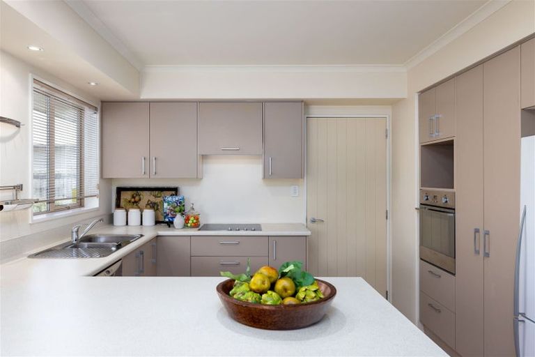 Photo of property in 6a Sunningvale Lane, Ilam, Christchurch, 8053