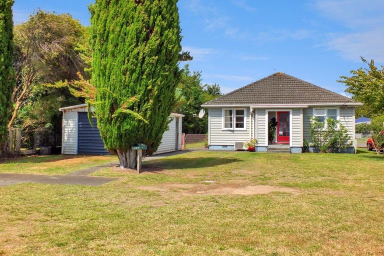 Photo of property in 10 Easton Street, Foxton, 4814