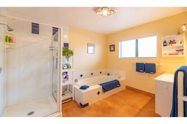 Photo of property in 6 Mcdougal Place, Kaiapoi, 7630