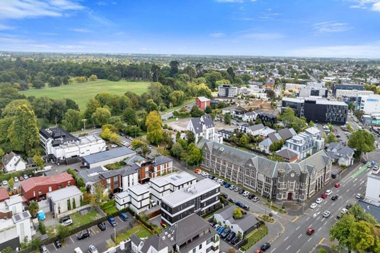 Photo of property in 2/30 Peterborough Street, Christchurch Central, Christchurch, 8013