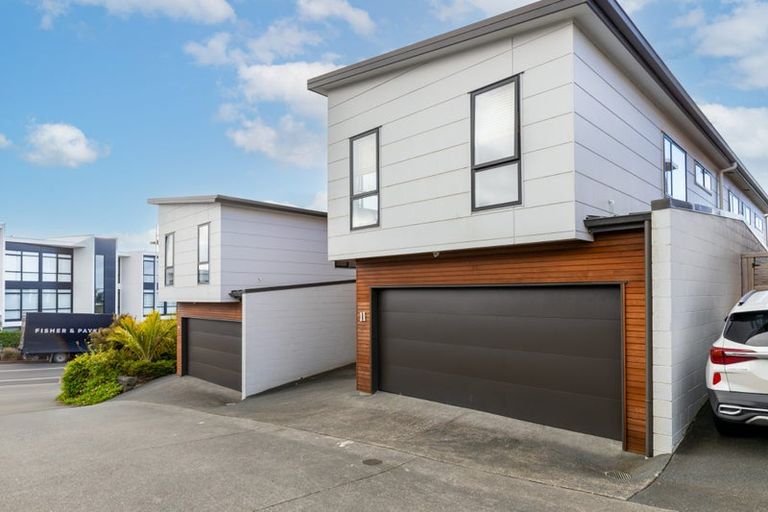 Photo of property in 11 Coastview Lane, Long Bay, Auckland, 0630