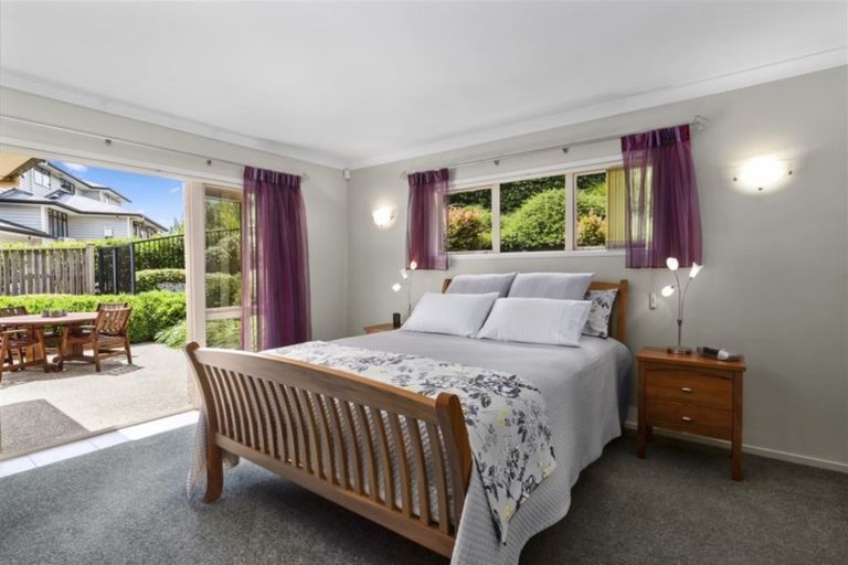Photo of property in 18 Schopolo Place, Schnapper Rock, Auckland, 0632