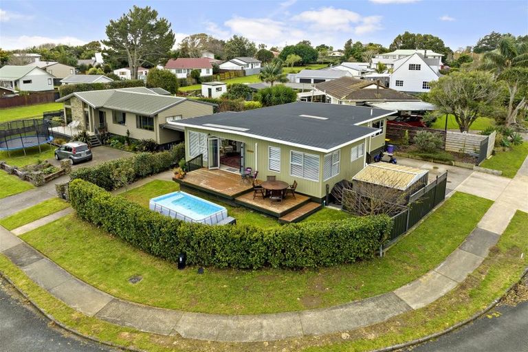 Photo of property in 43 Stella Drive, Clarks Beach, 2122