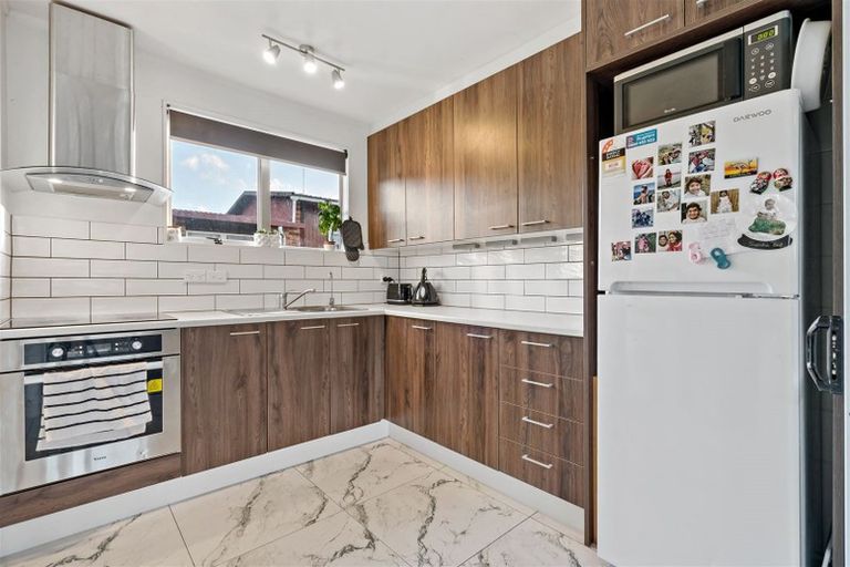 Photo of property in 3/72 Portage Road, New Lynn, Auckland, 0600