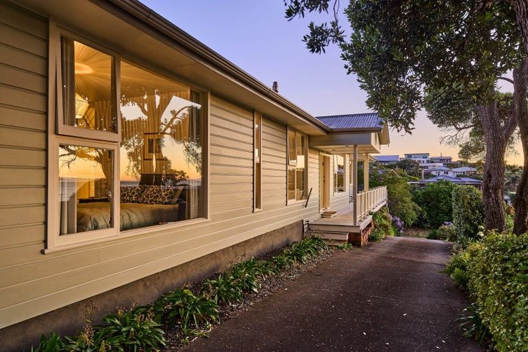 Photo of property in 15 Kainui Road, Raumati South, Paraparaumu, 5032