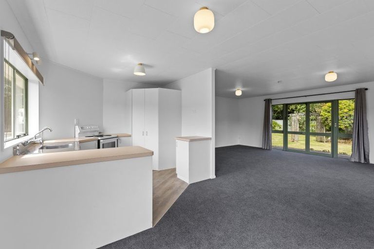 Photo of property in 16 Hickford Place, Okato, 4335