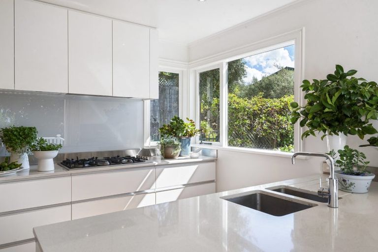 Photo of property in 6 Glade Place, Birkenhead, Auckland, 0626