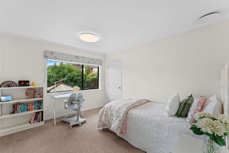 Photo of property in 19 Venus Place, Half Moon Bay, Auckland, 2012