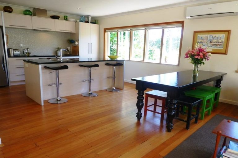 Photo of property in 6 Nelson Avenue, Northcote Point, Auckland, 0627
