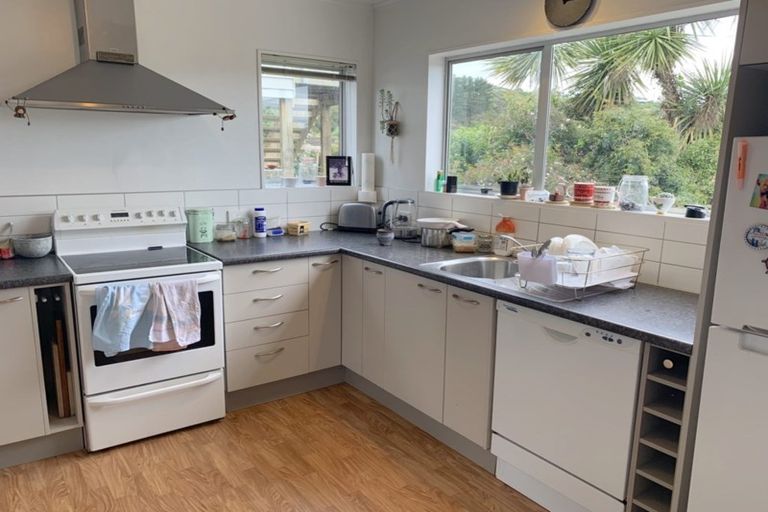 Photo of property in 58 Eskdale Road, Papakowhai, Porirua, 5024