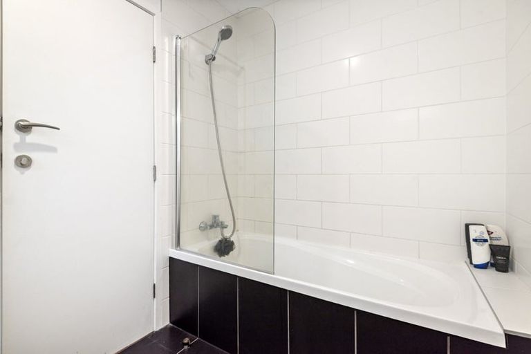 Photo of property in 10 Gurnard Road, Stillwater, Silverdale, 0993