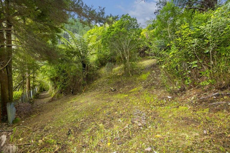 Photo of property in 144 Pinehaven Road, Pinehaven, Upper Hutt, 5019