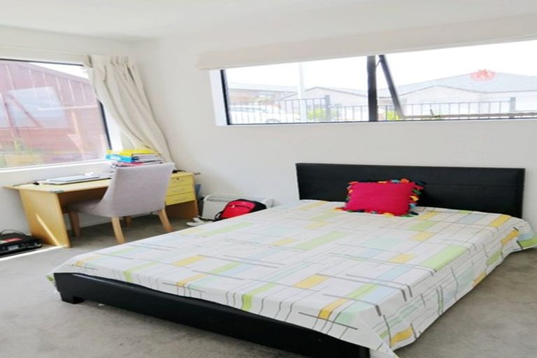 Photo of property in 5 Tararua Street, Massey, Auckland, 0614