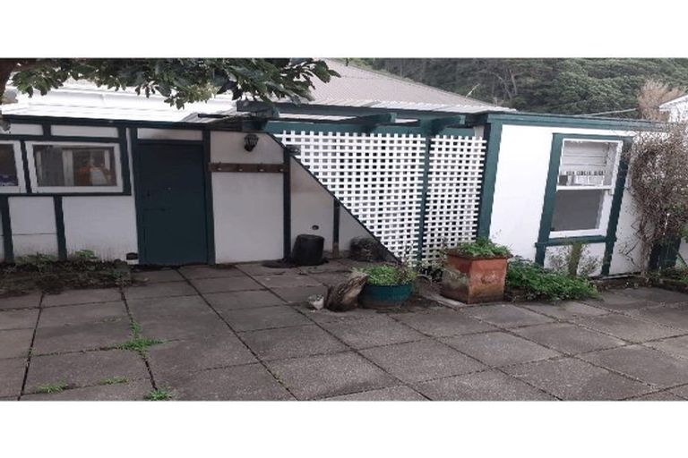 Photo of property in 2 Torless Terrace, Thorndon, Wellington, 6011