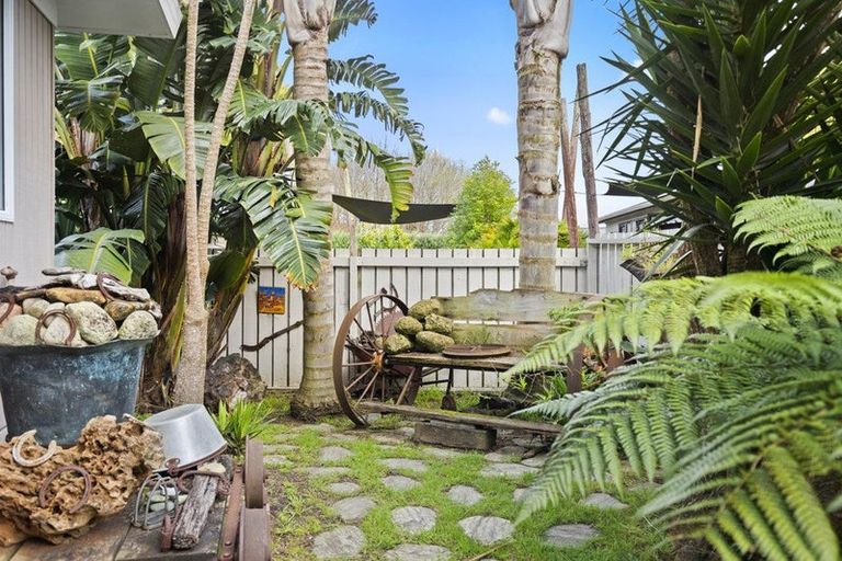 Photo of property in 22 Leaming Place, Clarks Beach, 2122