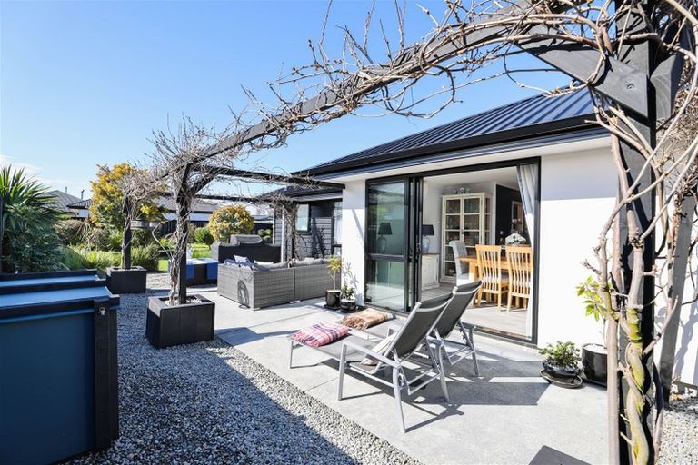 Photo of property in 10 Whiteoak Grove, Tinwald, Ashburton, 7700