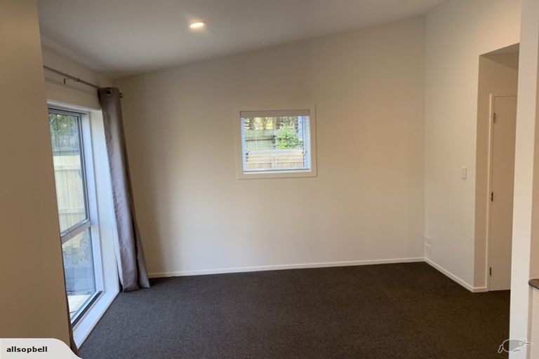 Photo of property in 3/30 John Jennings Drive, Oteha, Auckland, 0632