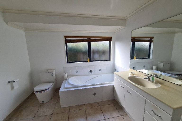 Photo of property in 87 Bluebird Crescent, Unsworth Heights, Auckland, 0632