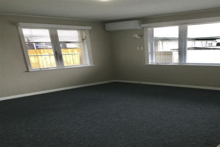 Photo of property in 1/125 Astley Avenue, New Lynn, Auckland, 0600