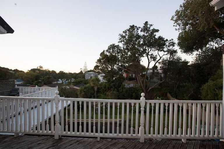 Photo of property in 5 Gilbert Street, New Plymouth, 4310