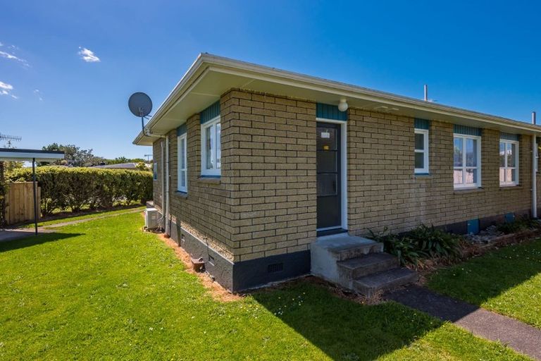 Photo of property in 2 Windsor Place, Levin, 5510