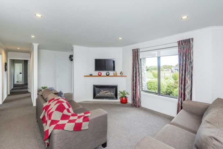 Photo of property in 9 Tullahoma Way, Ohau, Levin, 5570