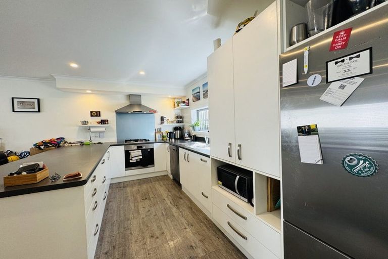 Photo of property in 5/20 Glanmire Road, Newlands, Wellington, 6037