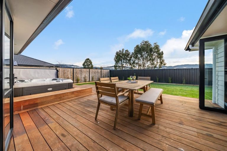 Photo of property in 79 Mawai Hakona Drive, Wallaceville, Upper Hutt, 5018