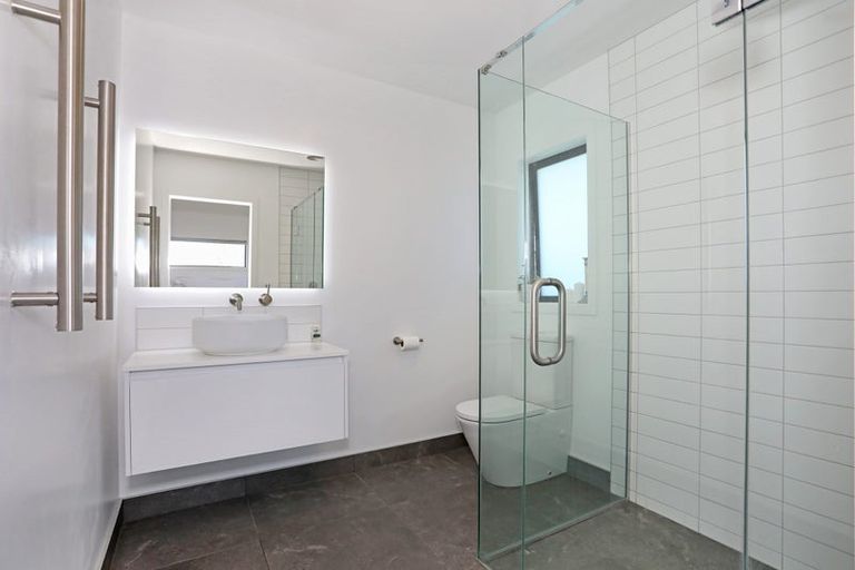 Photo of property in 7b Terrace Street, Marton, 4710