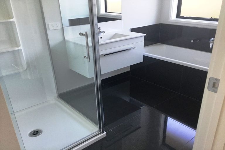 Photo of property in 8 Bill Miller Drive, Papamoa, 3118