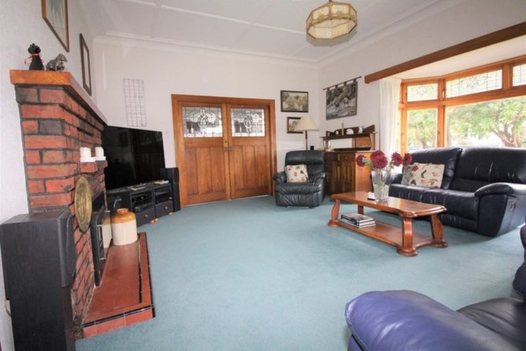 Photo of property in 2 Edward Street, Dannevirke, 4930