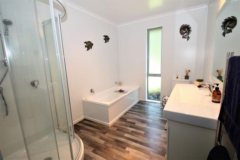 Photo of property in 43 Tara Hills Drive, North Taieri, Mosgiel, 9092