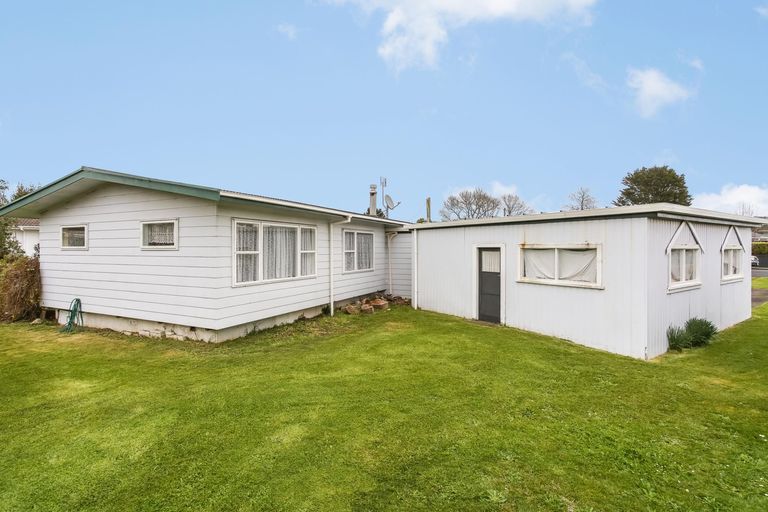 Photo of property in 30 Domain Street, Waiuku, 2123
