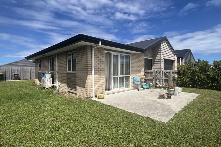 Photo of property in 11 Faber Place, Rototuna North, Hamilton, 3210